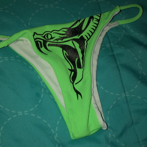 Bikini - Picture 2 of 4